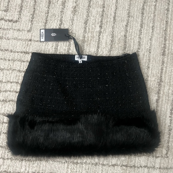 Heiress Beverly Hills Tweed Faux Fur Mini Skirt Black โ Size S NWT - Picture 5 of 7